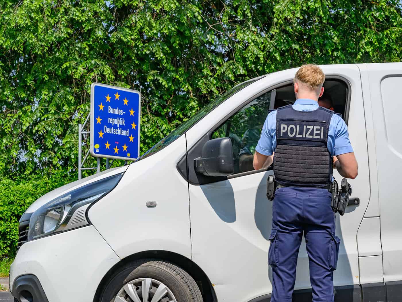 Dobrindt meldet Verlängerung der Kontrollen an deutschen Außengrenzen bis März 2027 an