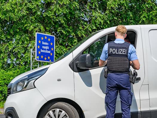 Dobrindt meldet Verlängerung der Kontrollen an deutschen Außengrenzen bis März 2027 an