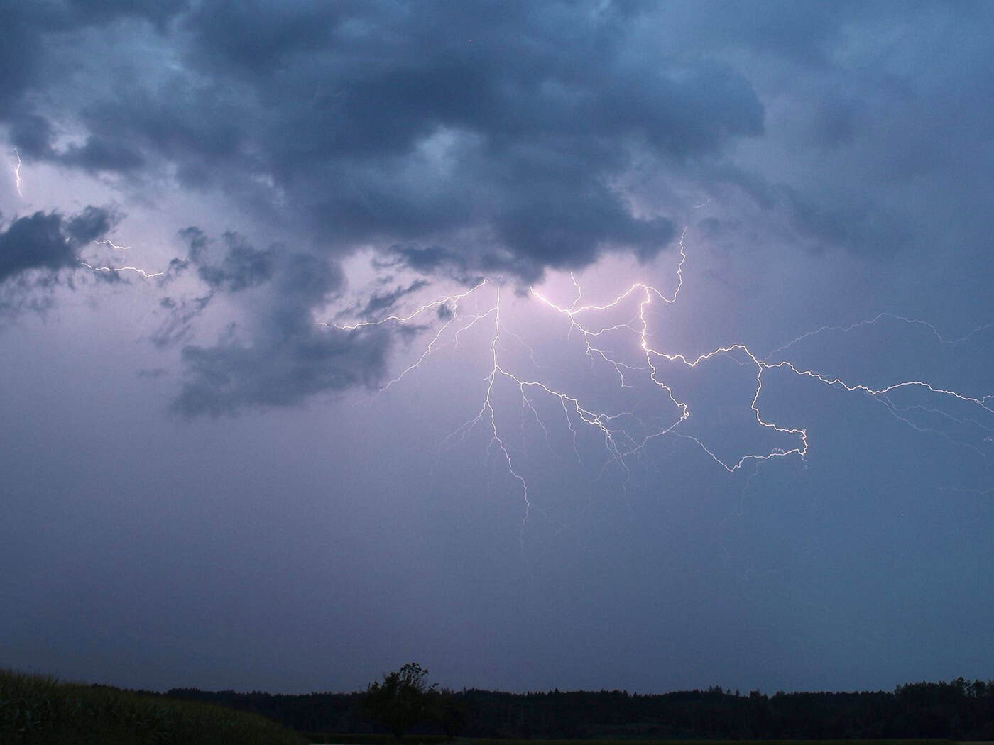 DWD warnt vor Hitze, Gewittern und Hagel in Bayern