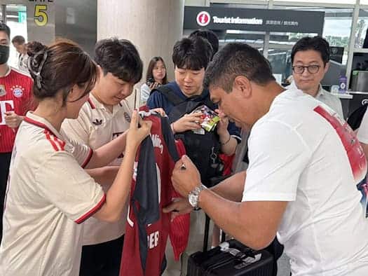 FC Bayern begeistert in Südkorea empfangen