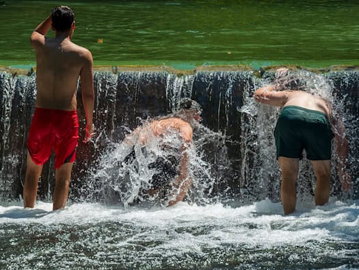 Hunderte Schrauben und Nägel im Seebach bei Ismaning geborgen