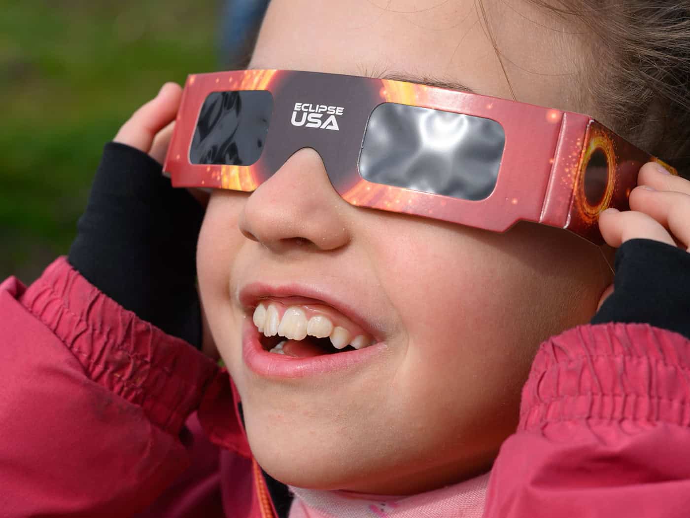 Heiß, wolkenlos - freie Sicht auf partielle Sonnenfinsternis