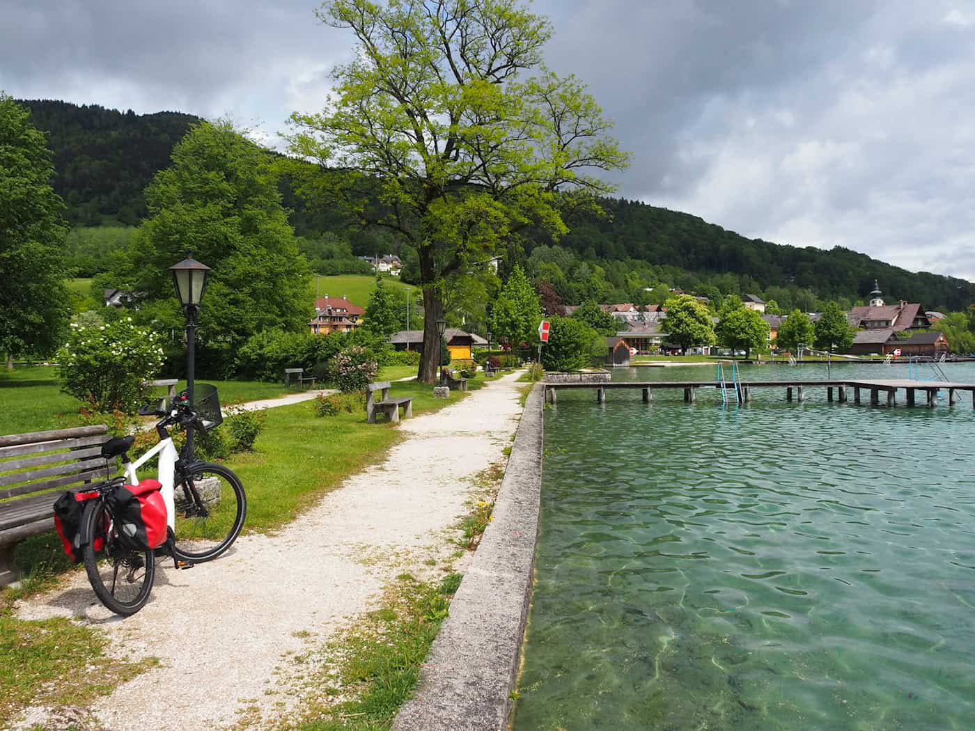 Kleinflugzeug in Attersee in Österreich gestürzt