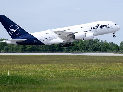 Lufthansa-Airbus setzt bei Landung in München zu früh auf