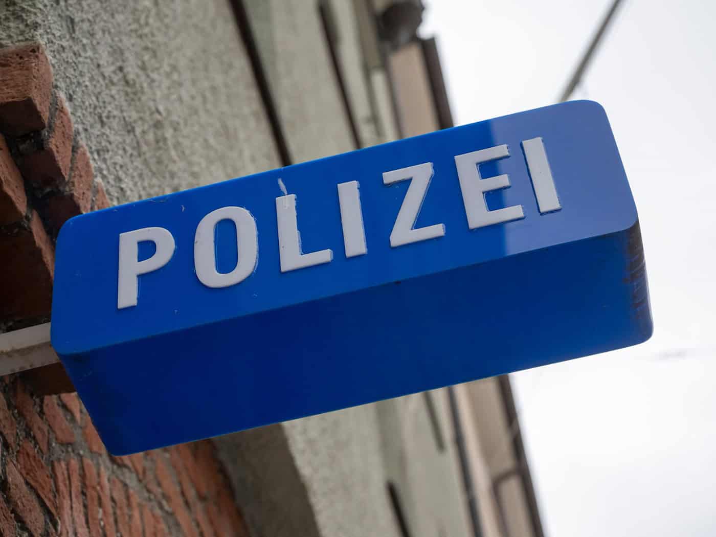 Mann trifft mutmaßlichen Räuber in Polizeigebäude wieder