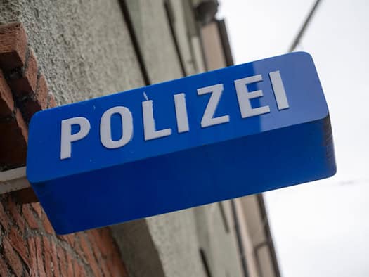 Mann trifft mutmaßlichen Räuber in Polizeigebäude wieder