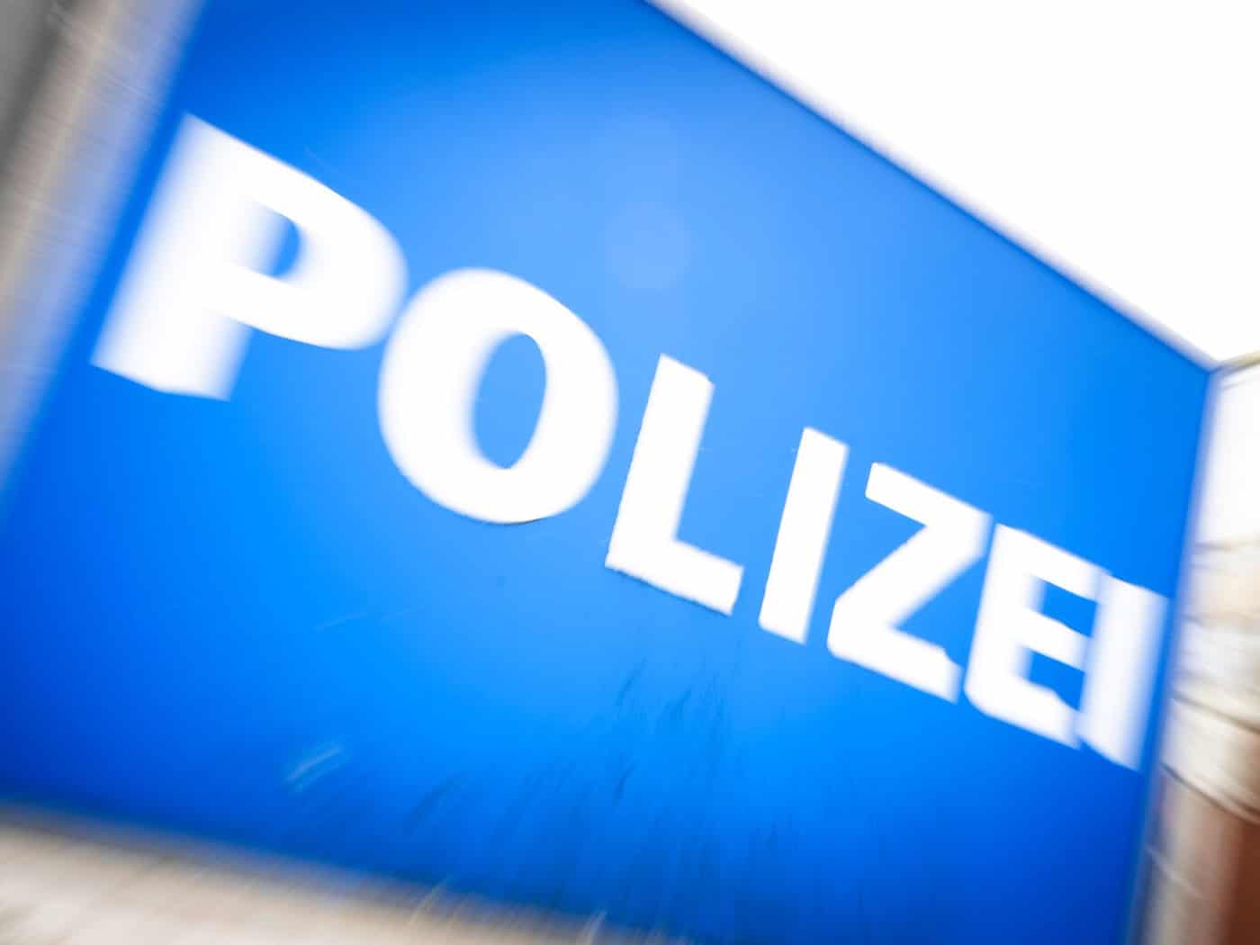 Neongrünes Wasser in Fürther Brunnen - Protestaktion?