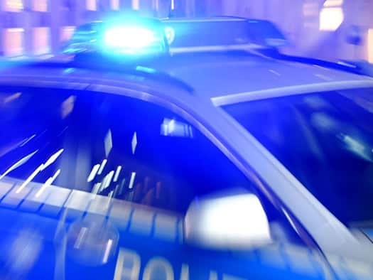 Polizeistreife kollidiert im Einsatz mit Auto