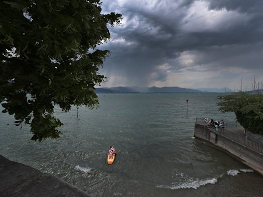 Sieben Menschen von sinkendem Floß auf dem Bodensee gerettet