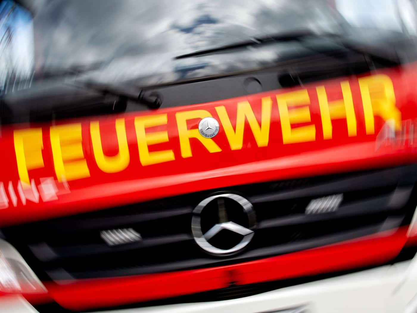 Vier Feuerwehrleute bei Waldbrand in der Oberpfalz verletzt