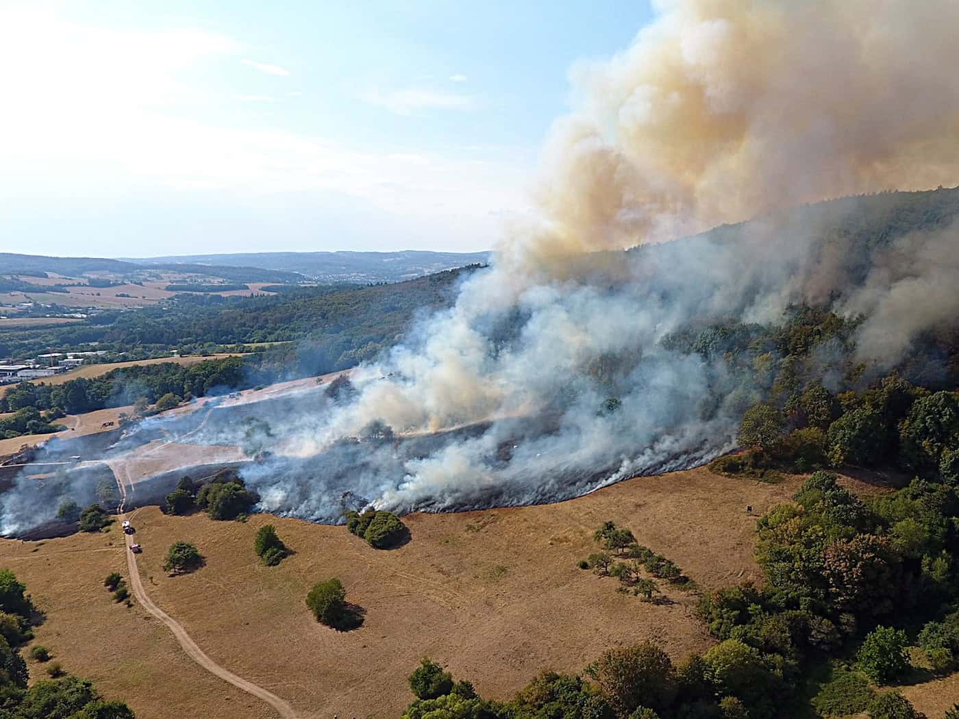 Waldbrand bei Waldaschaff: Einsatz geht weiter