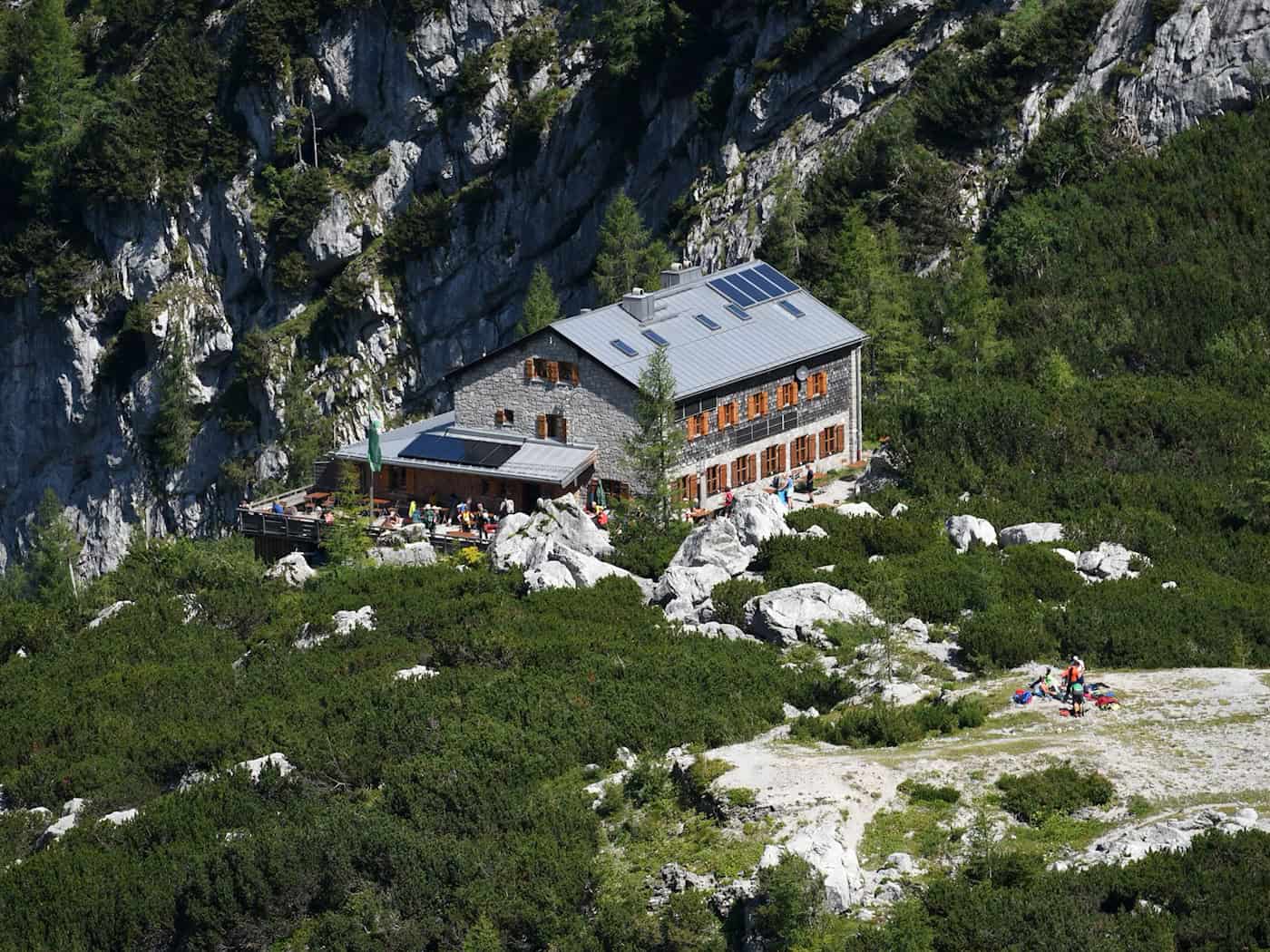 Wassermangel auf Berghütten - Heli liefert Trinkwasser