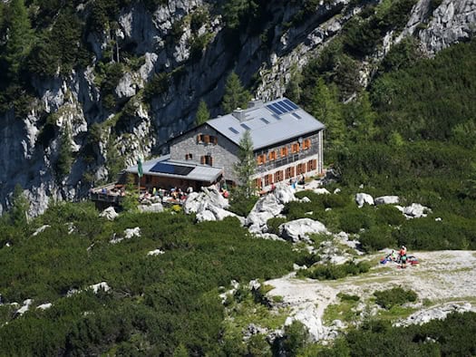 Wassermangel auf Berghütten - Heli liefert Trinkwasser