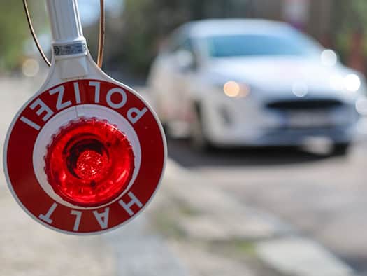Zivile Motorradstreife zieht mehrere Raser aus dem Verkehr