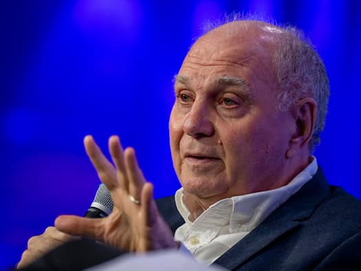 Zwei Bäume neu gepflanzt - Anwohner klagt gegen Uli Hoeneß
