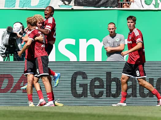 Zwei Doppelpacks: Nürnberg gewinnt Frankenderby in Fürth