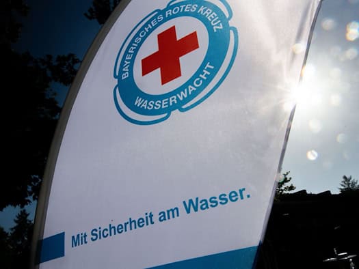 Zwei Einsätze: Wasserwacht rettet drei Kinder einer Familie