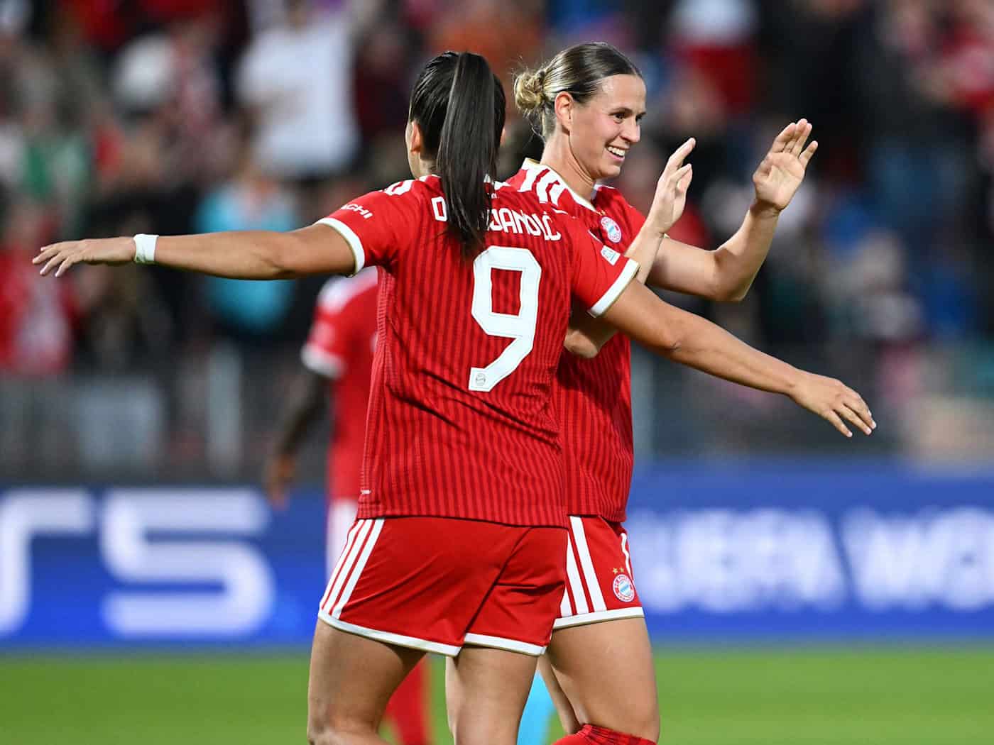 Bayern-Frauen bei Benfica 3:0 – Klara Bühl erlöst die Münchnerinnen