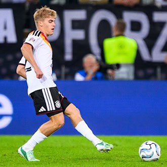 Augsburger Behrens feiert DFB-Debüt trotz 0:1 gegen Griechenland
