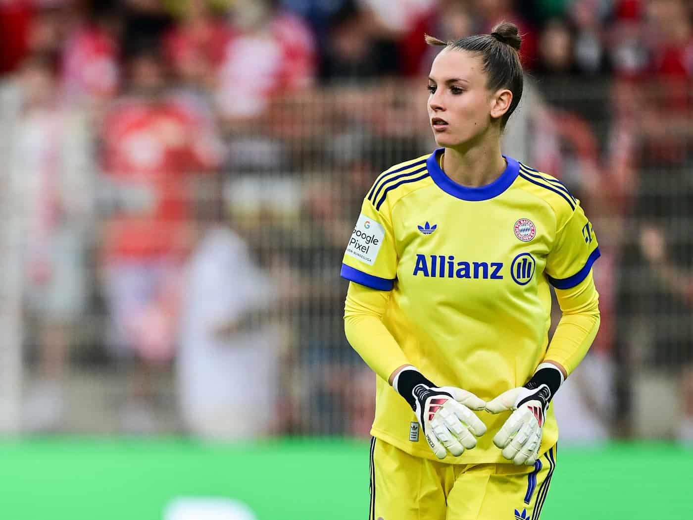 FC Bayern verlängert Vertrag mit Nationaltorhüterin Ena Mahmutovic bis 2029