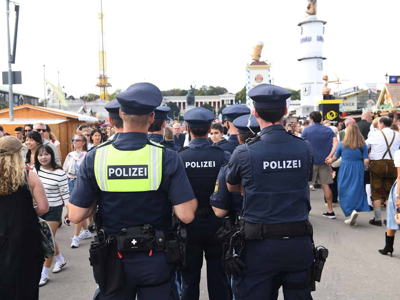 Drohung per Wiesn-Stream? Ermittlungen gegen 22-Jährigen