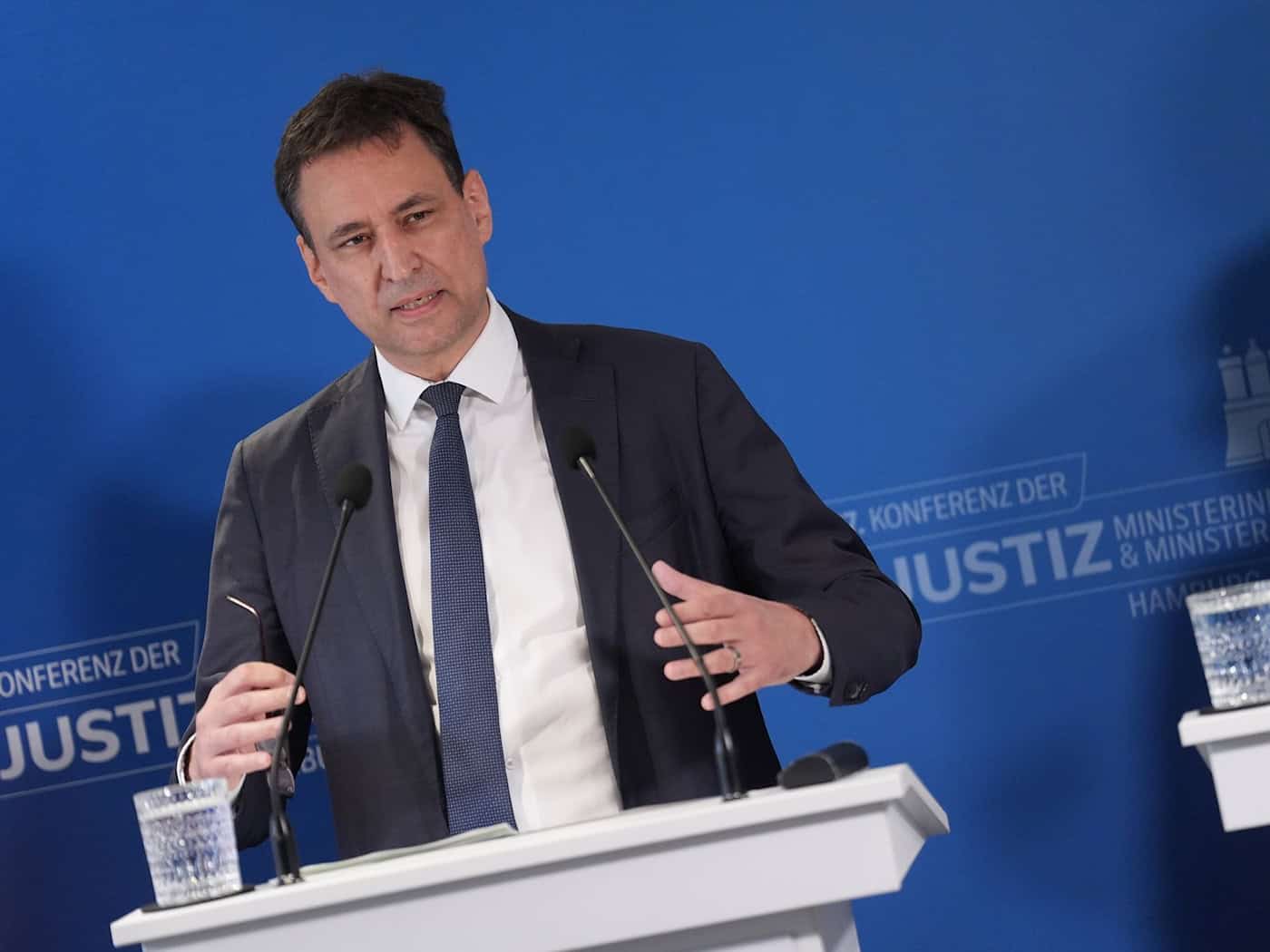 Eisenreich will perspektivisch wieder als Anwalt arbeiten