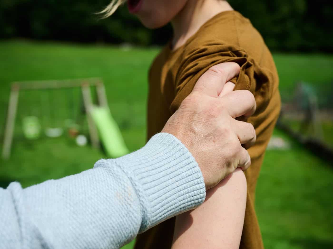 Eltern wegen Vergewaltigung ihrer Tochter vor Gericht