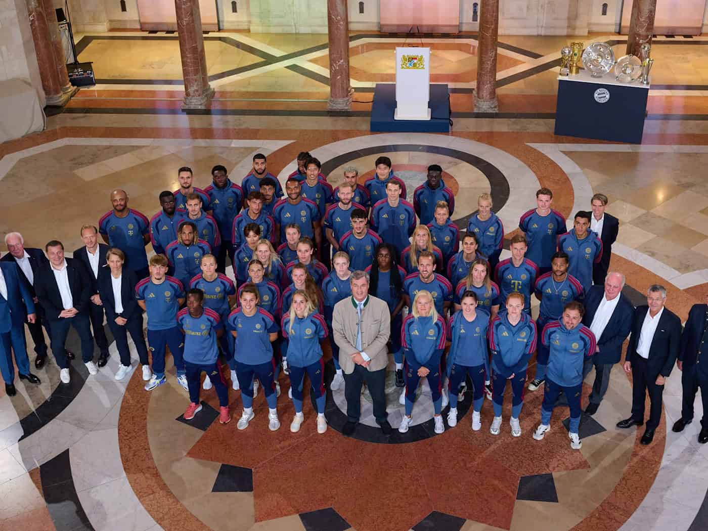 FC Bayern und Söder werben in Staatskanzlei für Münchens Olympiabewerbung