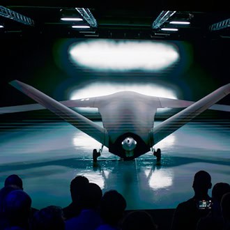 Helsing-Drohnenjet schlägt im Simulator echte Piloten