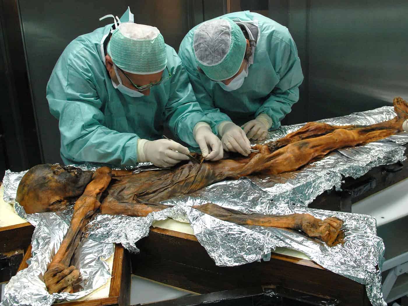 Ötzi: Gletschermann am Tisenjoch entdeckt – Fenster zur Jungsteinzeit