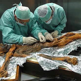 Ötzi: Gletschermann am Tisenjoch entdeckt – Fenster zur Jungsteinzeit