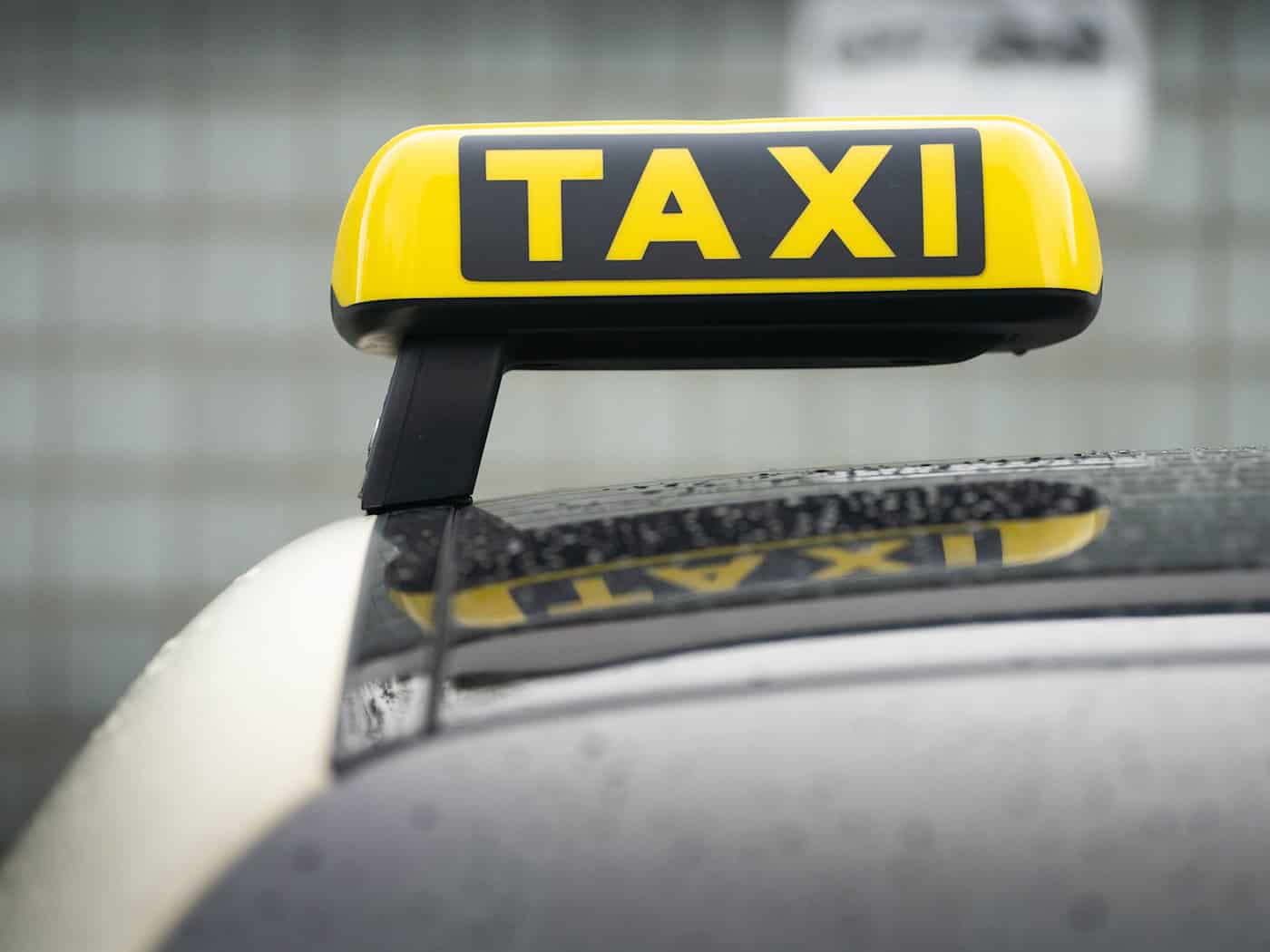 Nach Wiesn-Besuch: Taxi-Streit eskaliert mit Holzscheit