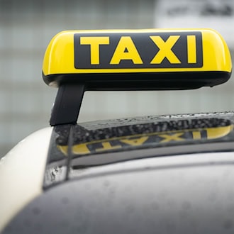 Nach Wiesn-Besuch: Taxi-Streit eskaliert mit Holzscheit