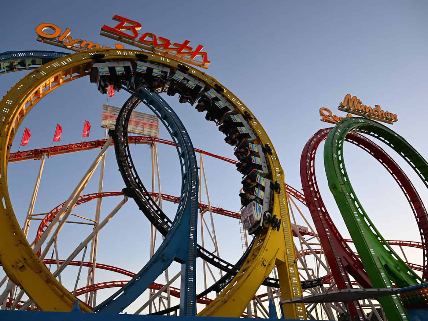 Nach Münchens Sieg: Söder und Krause fahren 'Olympia Looping' auf dem Oktoberfest