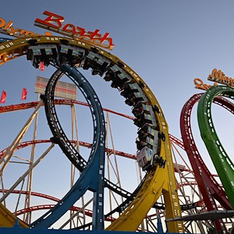Olympia-Euphorie auf der Wiesn: Söder und Krause fahren 'Olympia Looping' nach Münchens DOSB-Sieg