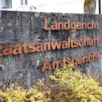 Polizistin soll Jugendliche vergewaltigt haben