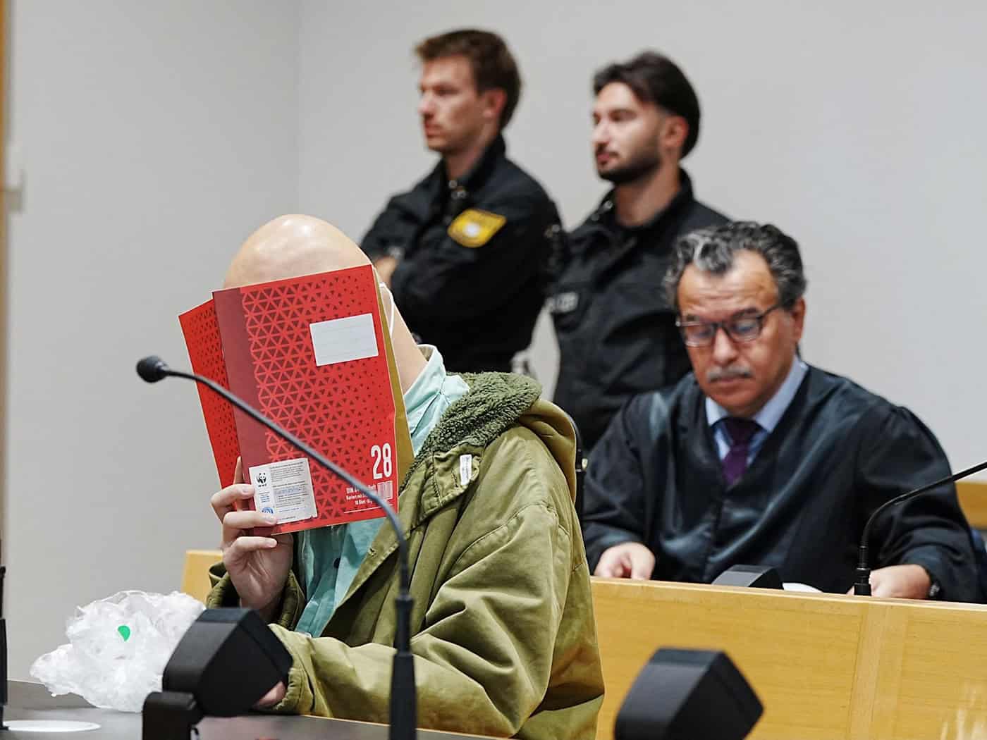 Prozess wegen 23-fachen Mordversuchs ausgesetzt