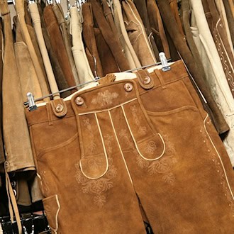 Schnell ein Dirndl vor der Wiesn? Geschäfte öffnen länger