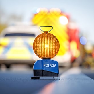 Sieben Verletzte und Sperrung nach Auffahrunfall auf der A8