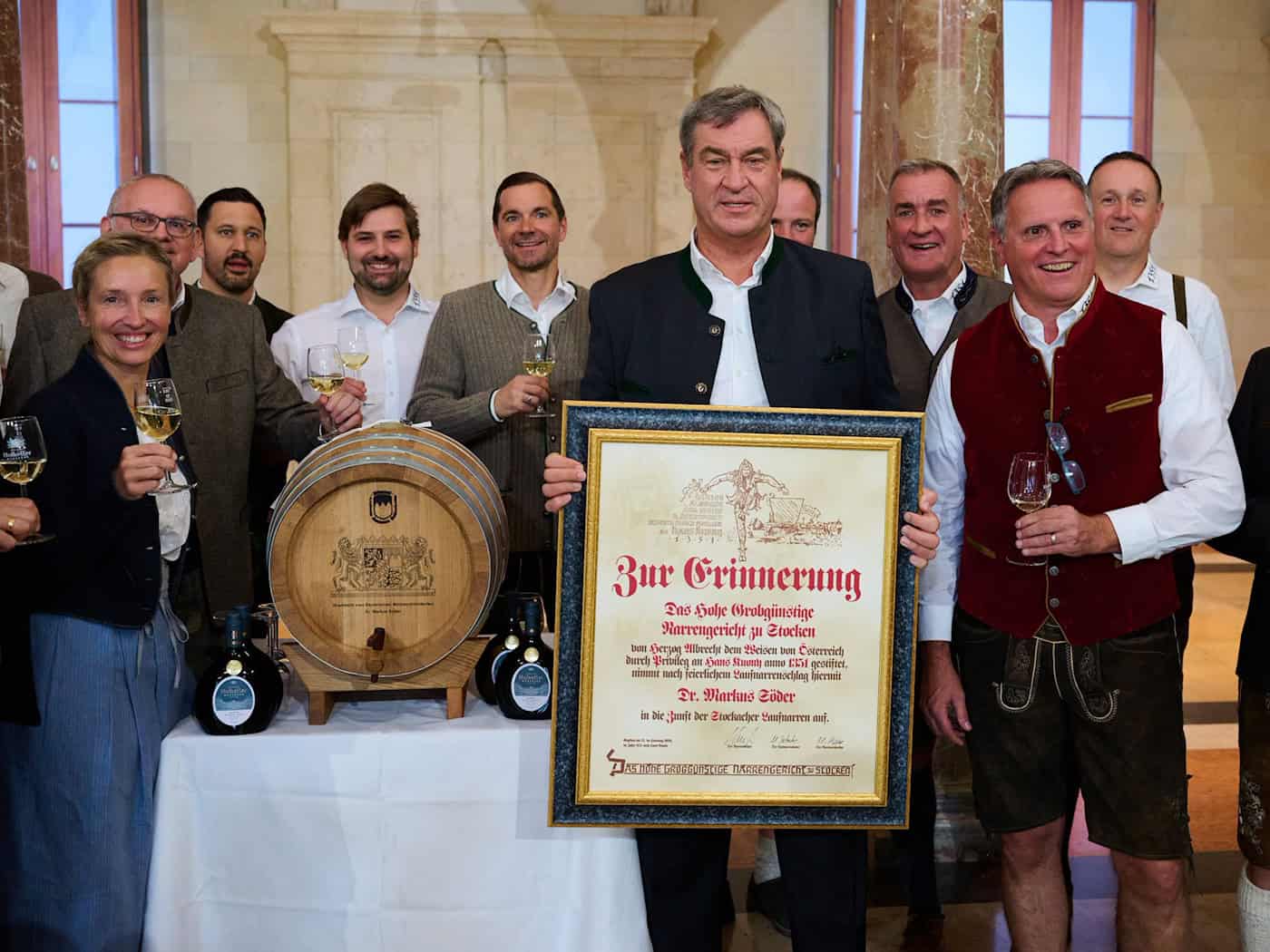 Söder vom Stockacher Narrengericht verurteilt – zahlt 150 Liter Strafwein