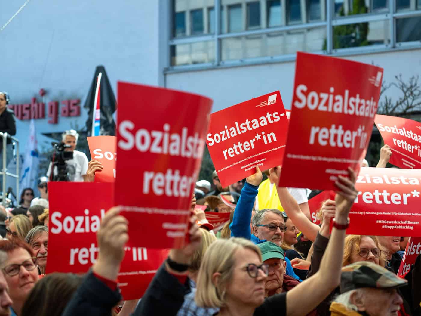 DGB mobilisiert Tausende nach Nürnberg: Großkundgebung gegen Sozialabbau am 26. September