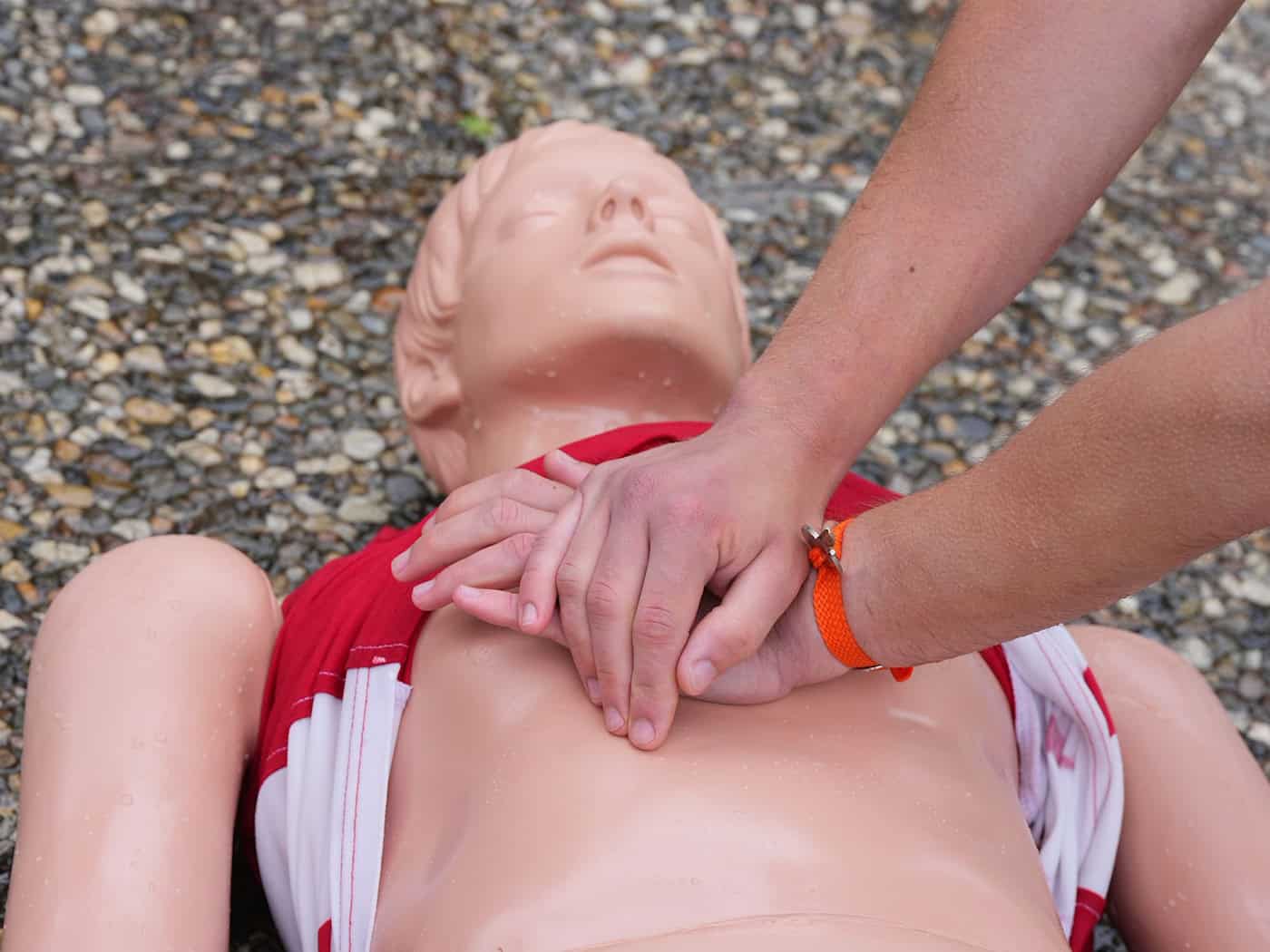 Wenn das Herz stillsteht: Mit bloßen Händen Leben retten