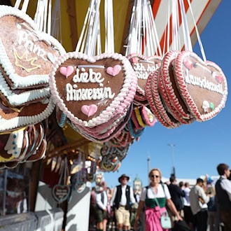 Zweiter Wiesntag startet bei Kaiserwetter - Trachtenumzug