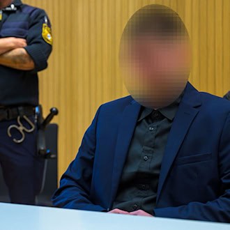 20-Jähriger gesteht Fahrt mit Ex-Partner auf Motorhaube