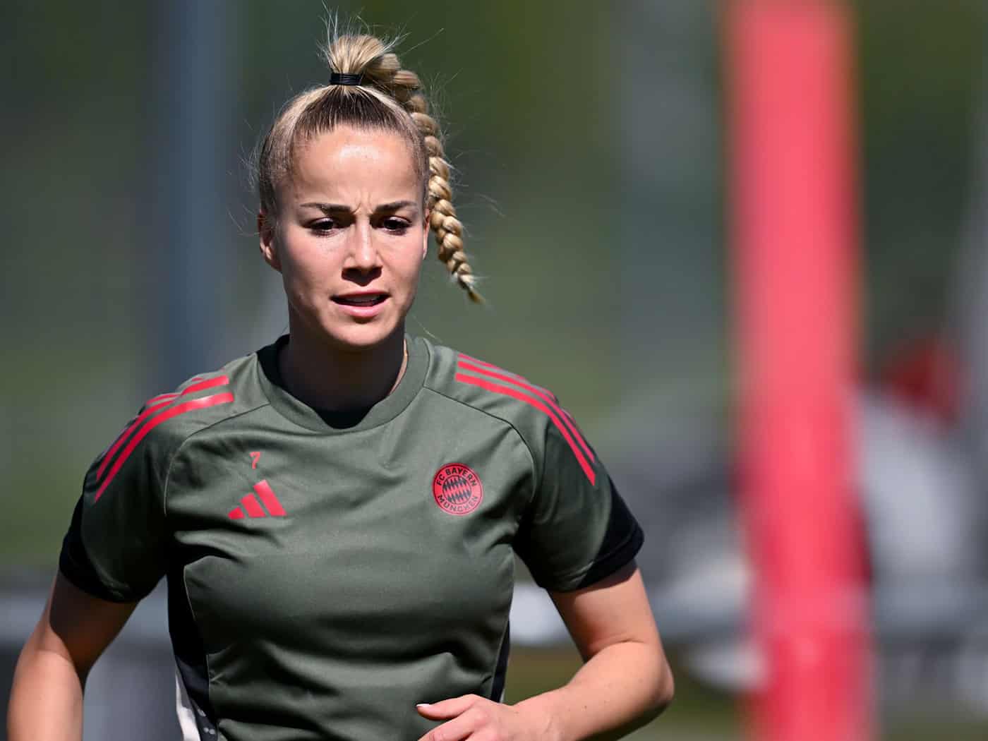 DFB-Kapitänin Giulia Gwinn mit Außenbandriss – fehlt in Karlsruhe und Bremen