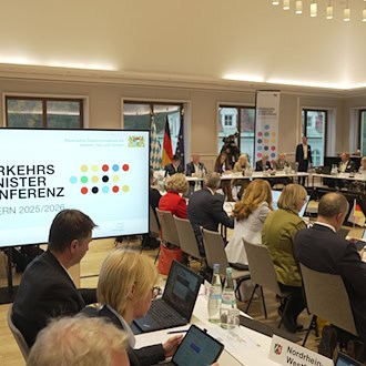 Vorstoß von Nordrhein-Westfalen und Hamburg für «Deutschlandticket light» bei Verkehrsministerkonferenz vertagt