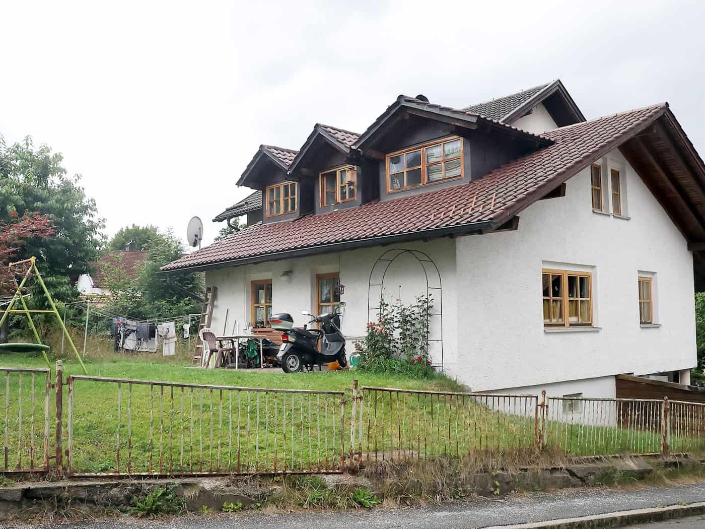 Dreifachmord - Polizei ermittelt nach Brand gegen Bewohner