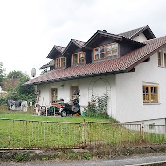 Dreifachmord - Polizei ermittelt nach Brand gegen Bewohner