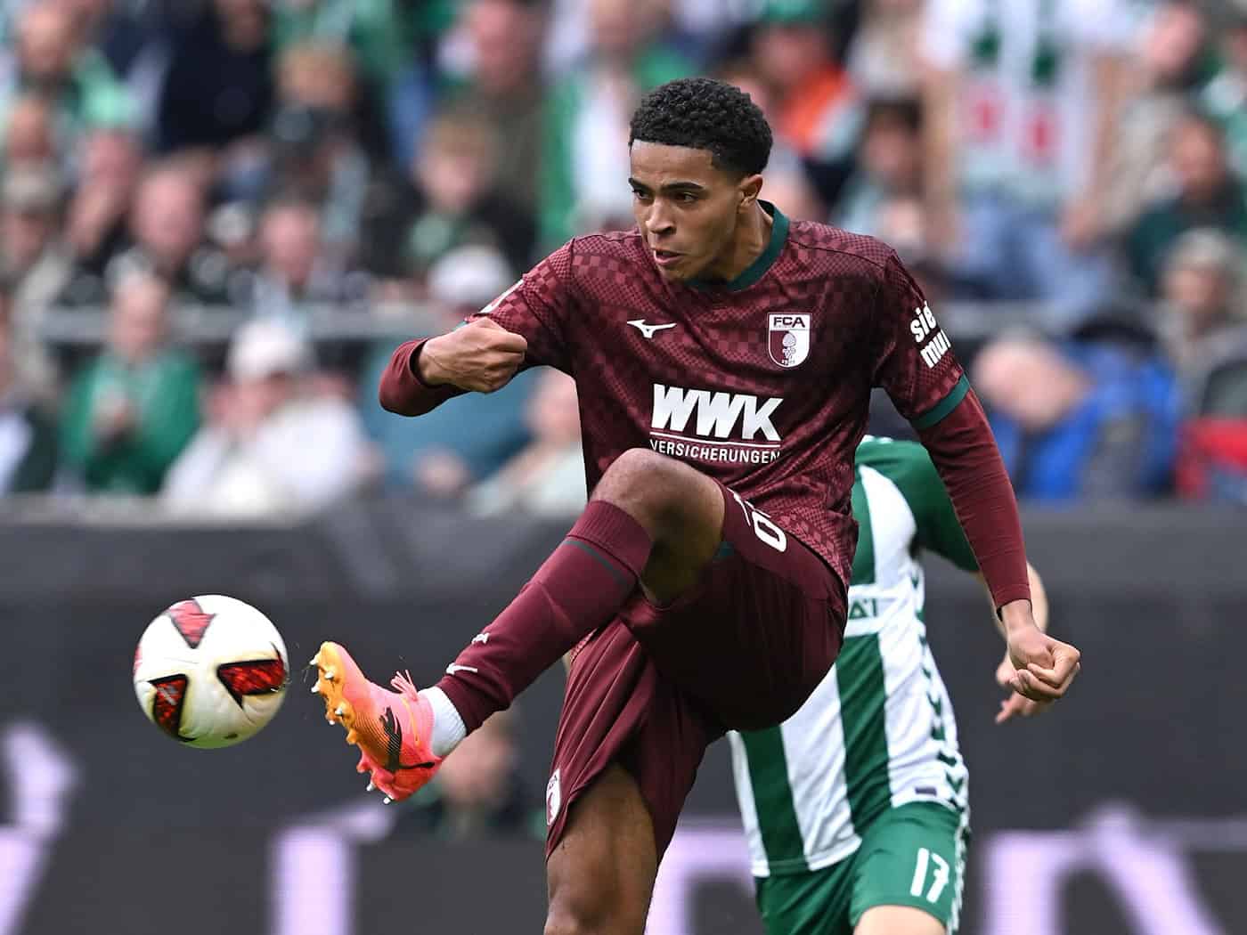 FC Augsburg: U21-Nationalspieler Noahkai Banks fällt nach Außenbandverletzung aus