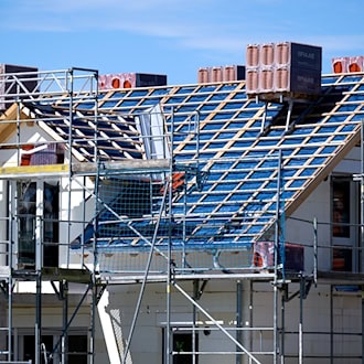 Immobilienpreise stabil - Kredite teurer